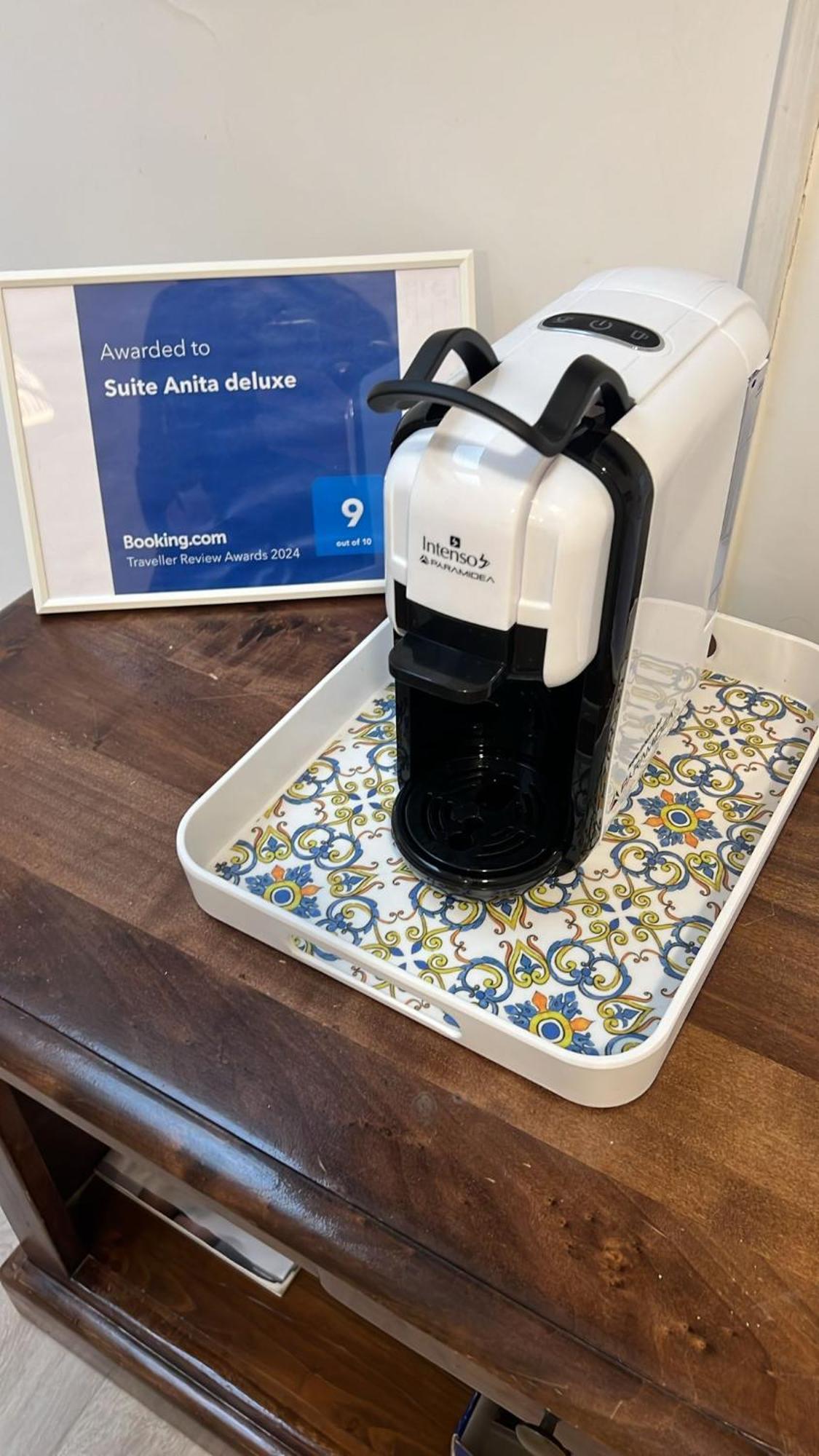 נאפולי Suite Anita Deluxe מראה חיצוני תמונה